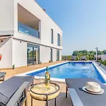 Beautiful In With Kitchen *