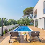 Beautiful In With Kitchen Semesterbostad