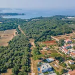 Beautiful In With Kitchen Semesterbostad