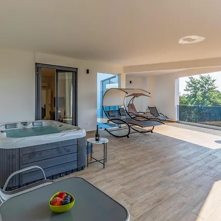 Holiday home Beautiful In With Kitchen