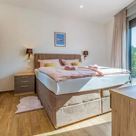 Holiday home Beautiful In With Kitchen *