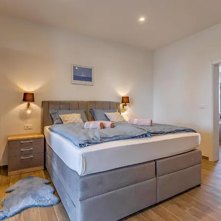 Beautiful In With Kitchen * Πόρετς