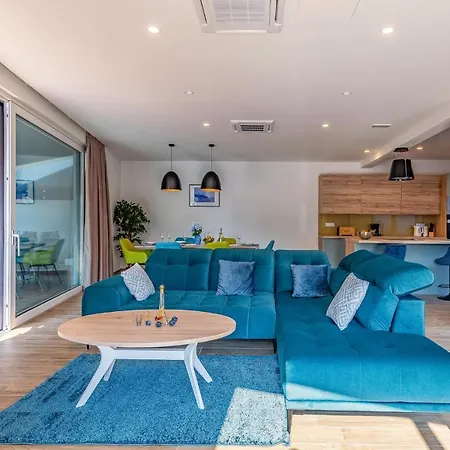 Beautiful In With Kitchen Holiday home *