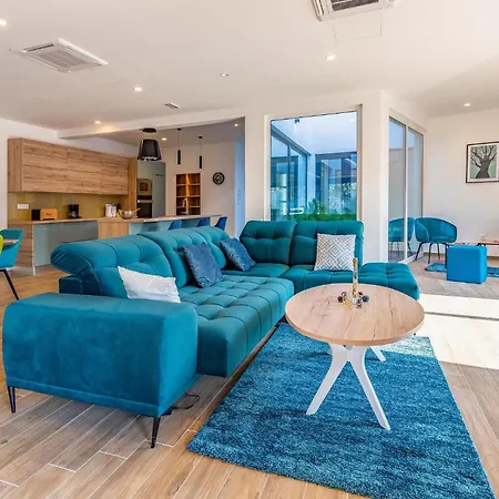 Beautiful In With Kitchen * Porec