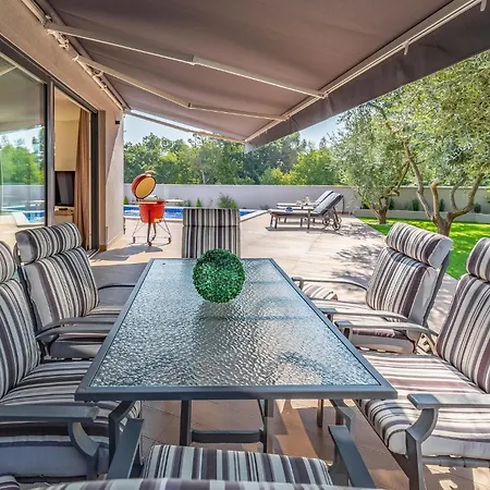 Holiday home Beautiful In With Kitchen Porec