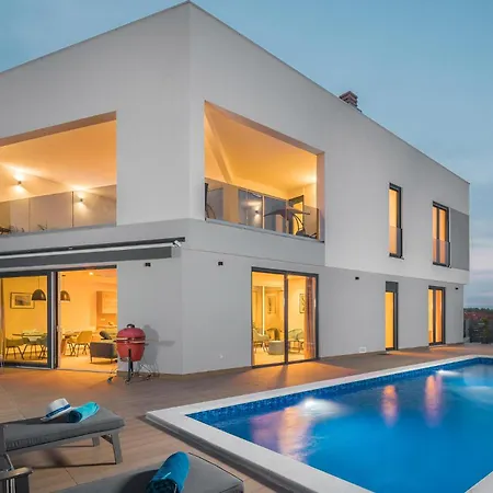 Tatil Evi Beautiful In With Kitchen