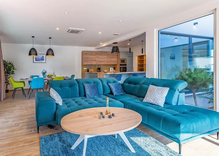 Beautiful In With Kitchen