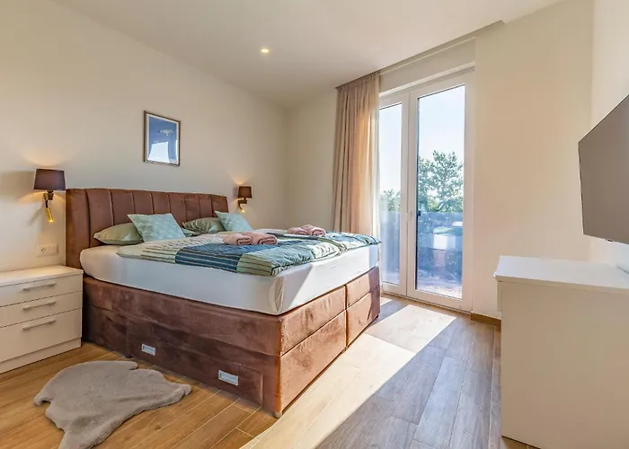 Beautiful In With Kitchen *