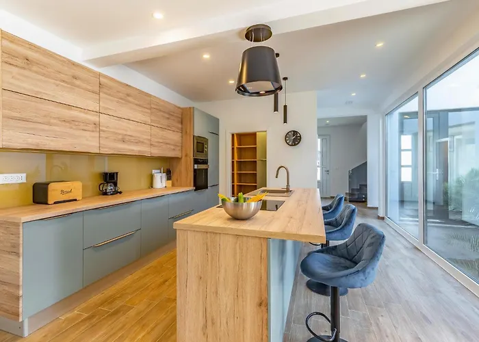 Beautiful In With Kitchen Tatil Evi