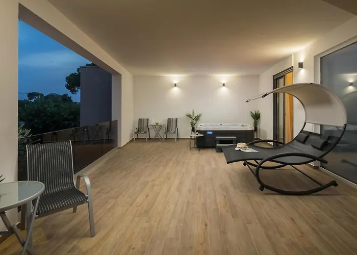 Beautiful In With Kitchen * 波雷奇