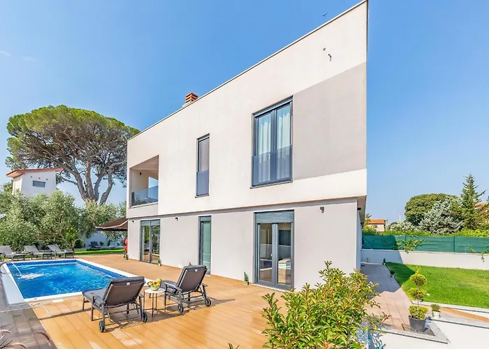 Beautiful In With Kitchen Tatil Evi Poreč