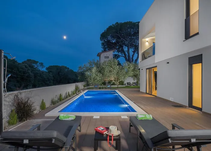 Beautiful In With Kitchen *