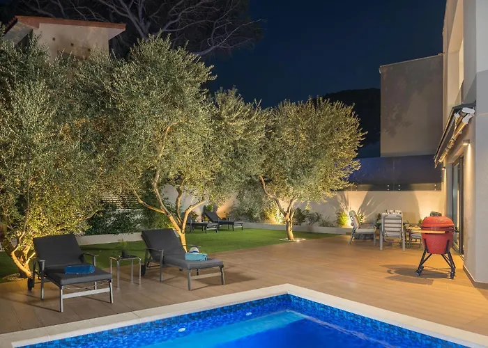 Beautiful In With Kitchen *