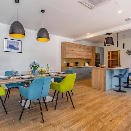 Beautiful In With Kitchen * 波雷奇