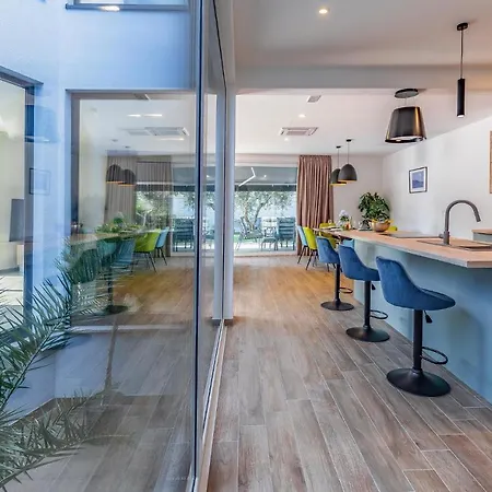 Beautiful In With Kitchen 度假居 *