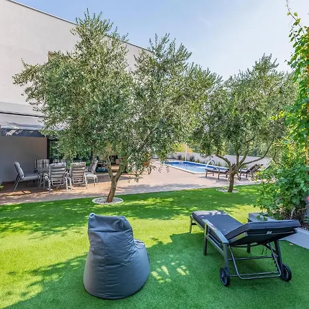 Beautiful In With Kitchen 度假居 波雷奇